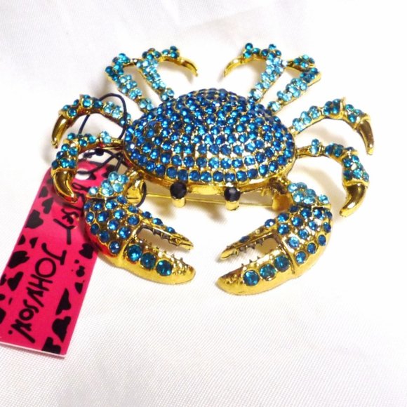 RARE Betsey Johnson Crab Pin Blue Crystals & Gold Tone 2 3/8"NWT Perfect Cond - Picture 1 of 3